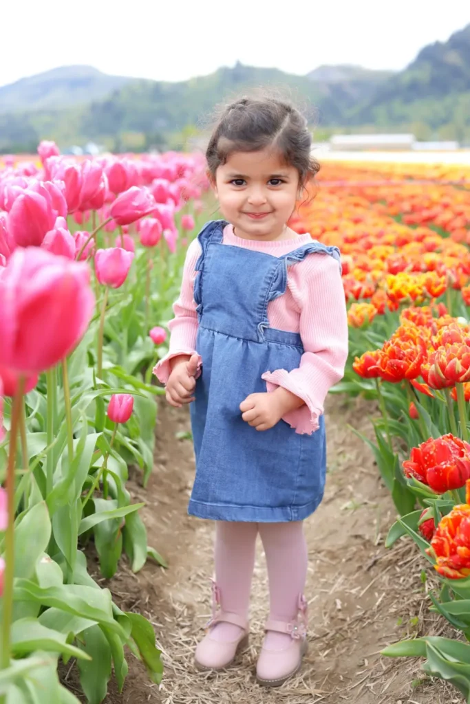 child portrait tulip field lakeland abbotsford