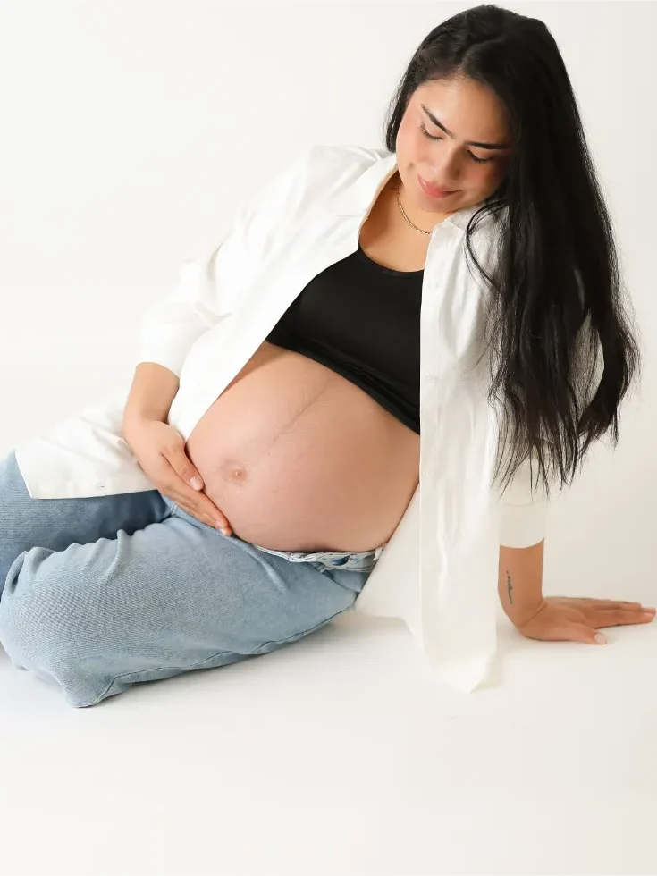 studio maternity portrait jeans and black top