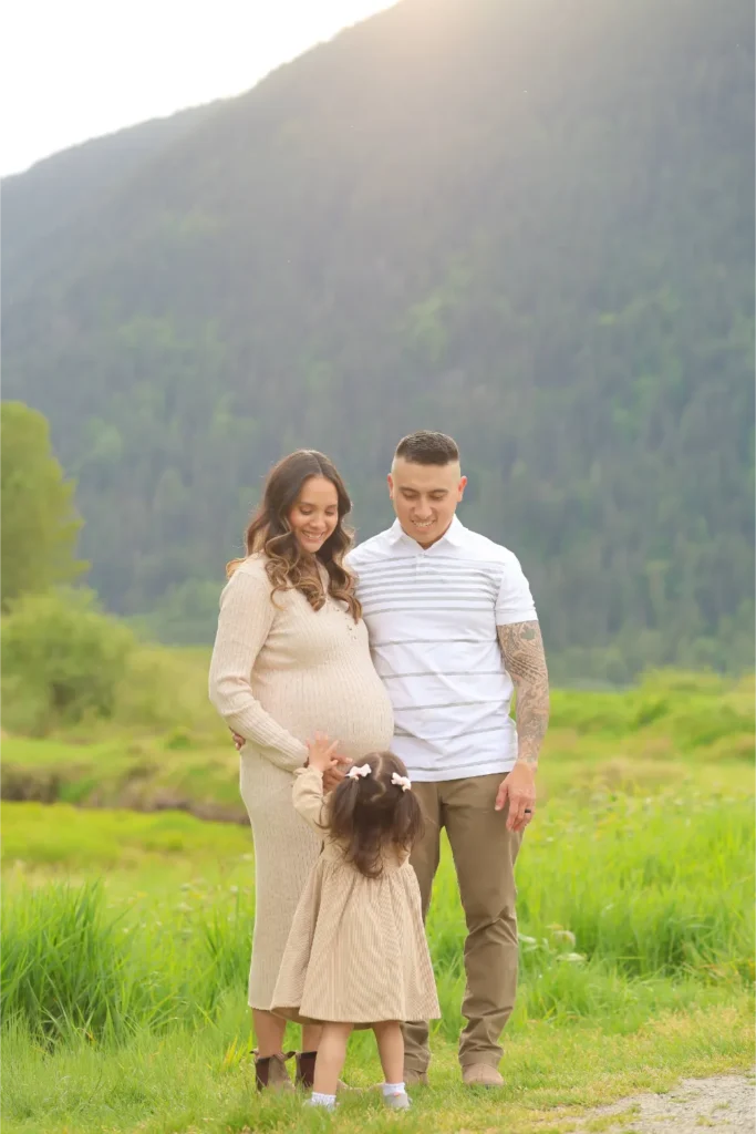 maternity family portrait mountain sunset