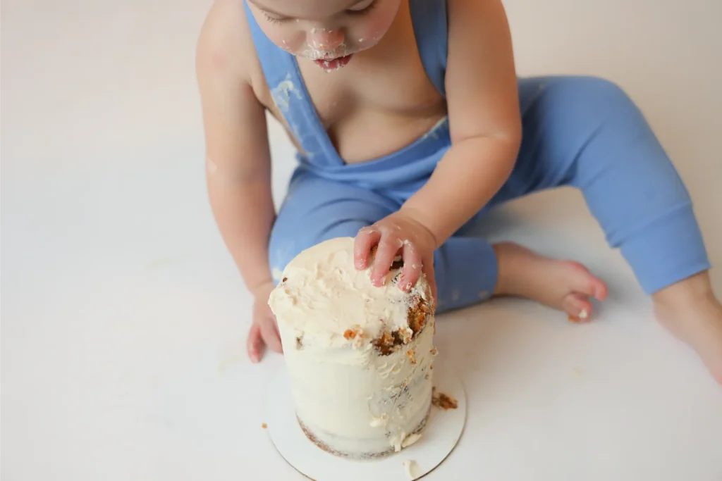 messy baby cake smash