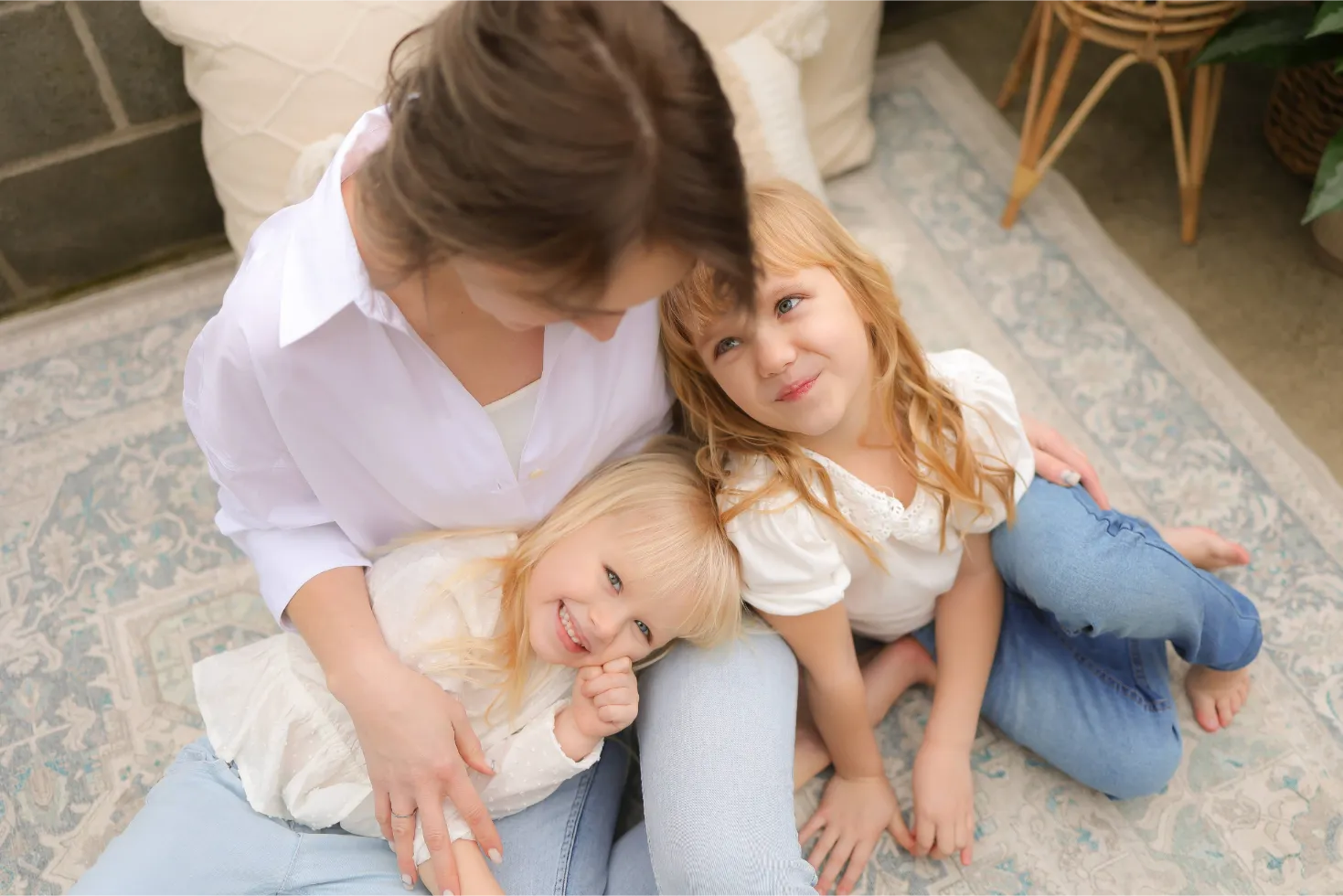 Father With Children Bed Portrait, photo 2