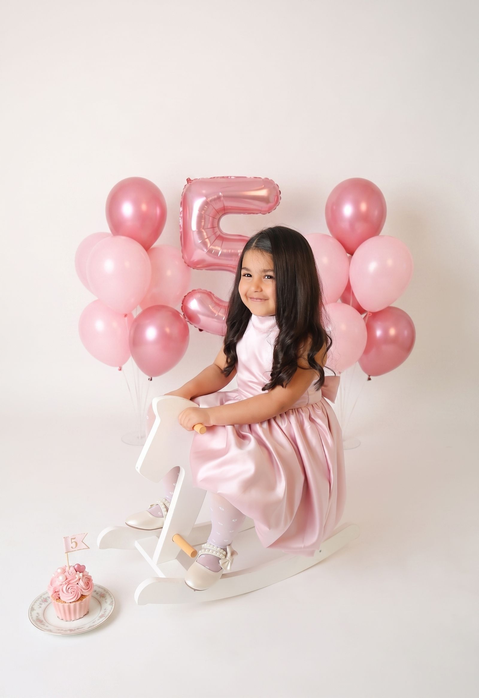 Girl Fifth Birthday Cake And Balloons, photo 3