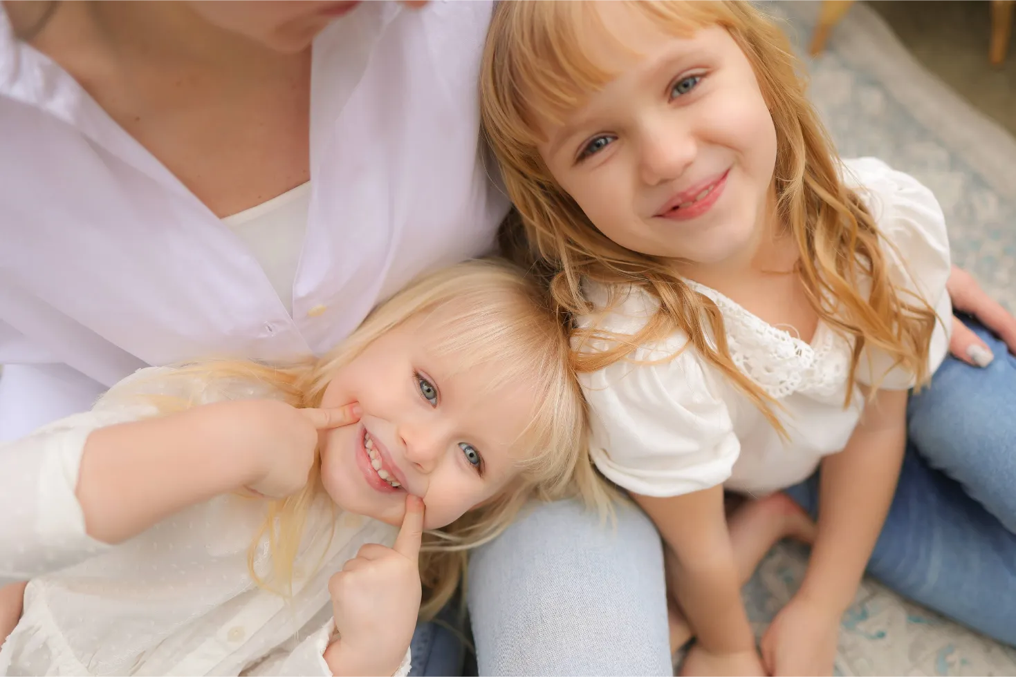 Siblings Laughing Close Portrait, photo 6