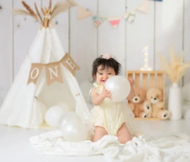 baby girl tent session one year scaled 1