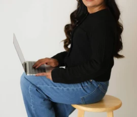 branding portrait woman on stool scaled 1