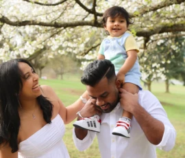 family outdoor portrait under tree scaled 1 family outdoor portrait under tree scaled 1