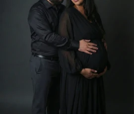 maternity couple dark studio portrait maternity couple dark studio portrait