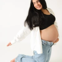 maternity session white shirt studio scaled 1 maternity session white shirt studio scaled 1