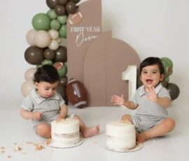 twin boys cake smash green theme scaled 1